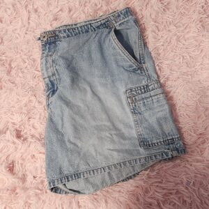 vintage lightwash cargo shorts